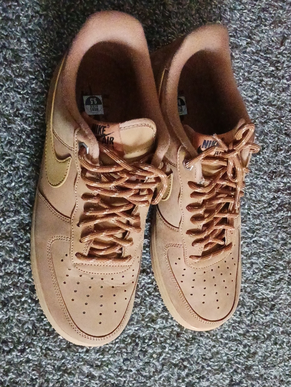 Nike Men’s Low-Top Sneakers in Tan with Gold Swoosh